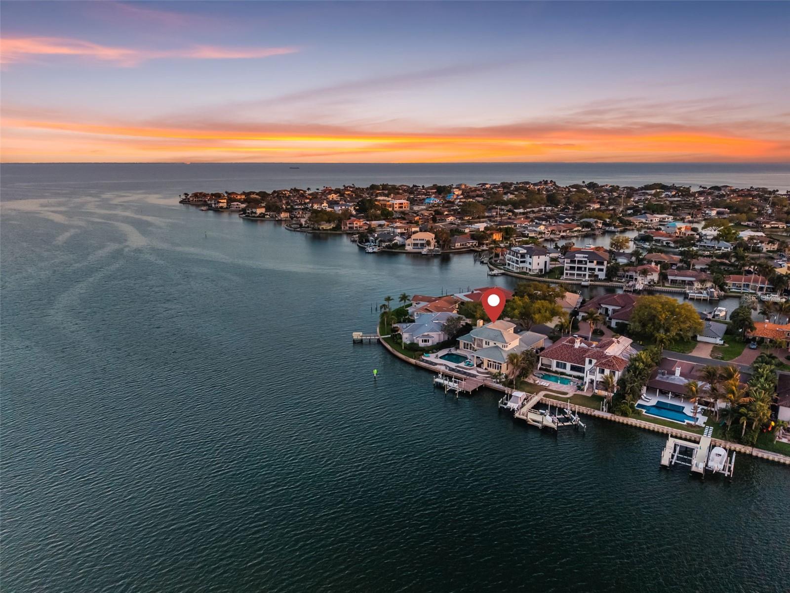 2279 MERMAID PT NE, ST PETERSBURG, FL, 33703