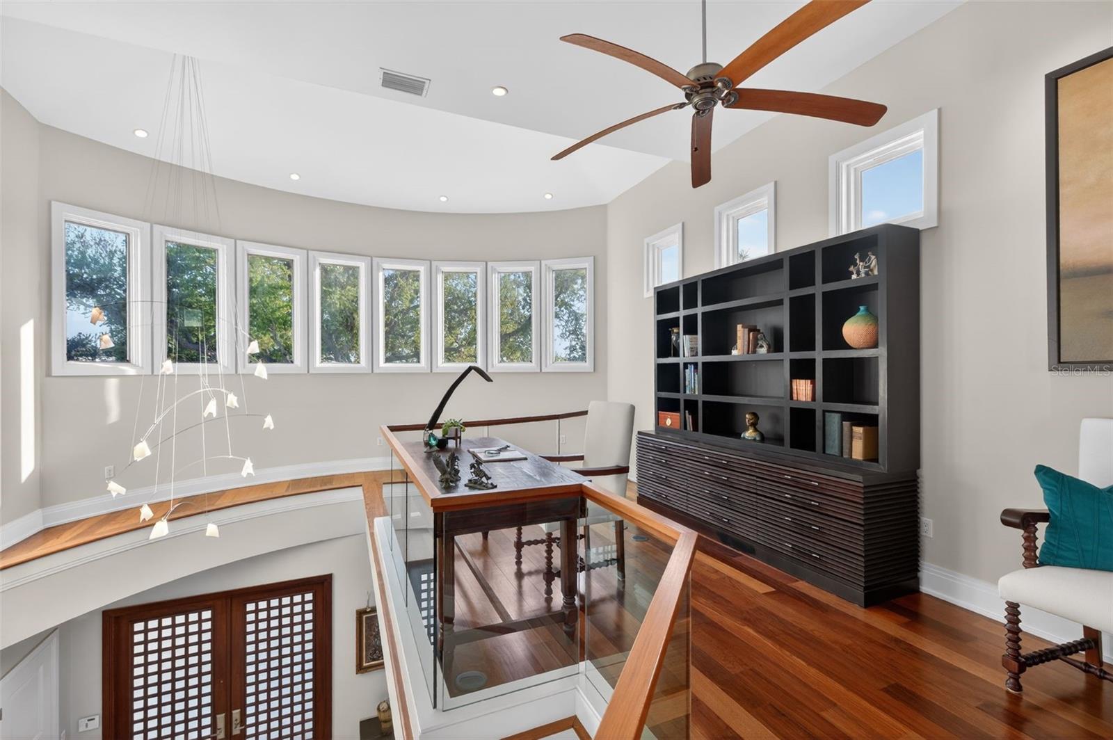 2279 MERMAID PT NE, ST PETERSBURG, FL, 33703