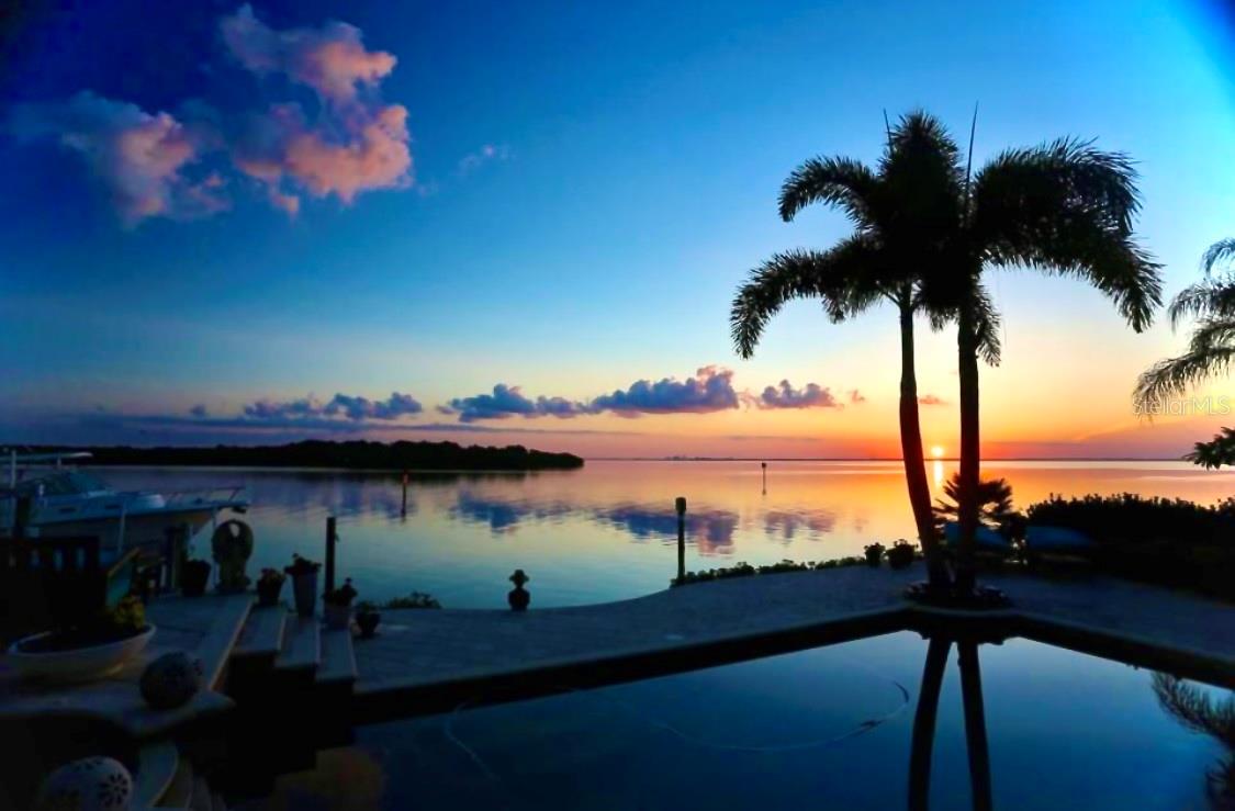2279 MERMAID PT NE, ST PETERSBURG, FL, 33703