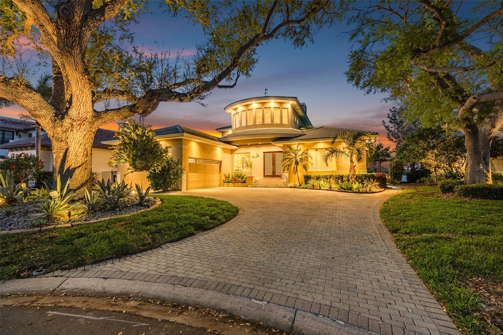 2279 MERMAID PT NE, ST PETERSBURG, FL, 33703