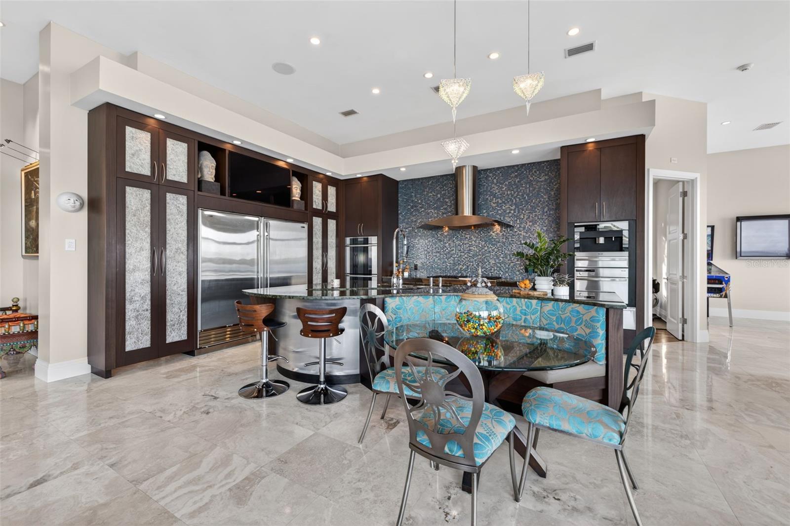 2279 MERMAID PT NE, ST PETERSBURG, FL, 33703
