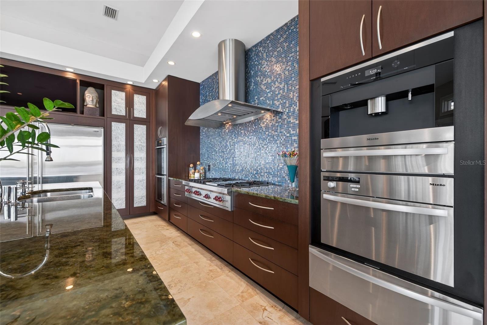 2279 MERMAID PT NE, ST PETERSBURG, FL, 33703