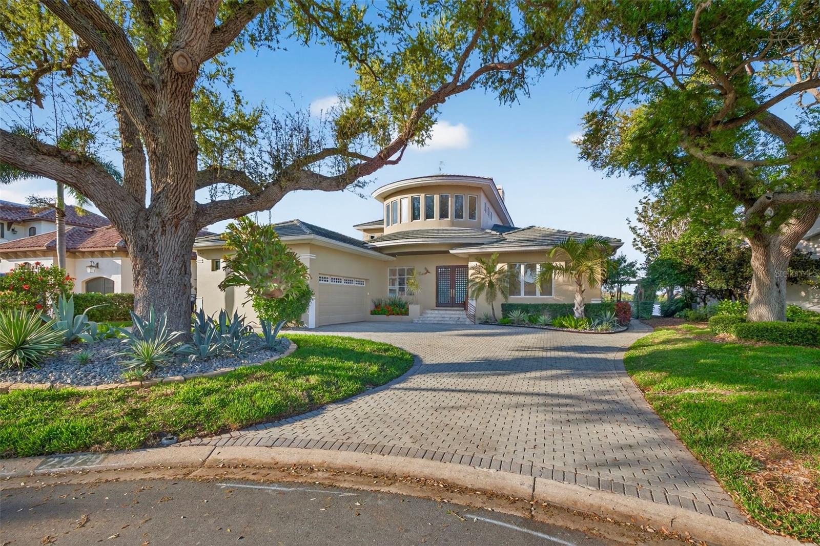 2279 MERMAID PT NE, ST PETERSBURG, FL, 33703