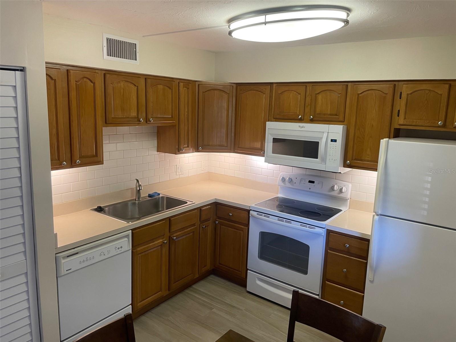 370 BASE AVE E #107, VENICE, FL, 34285
