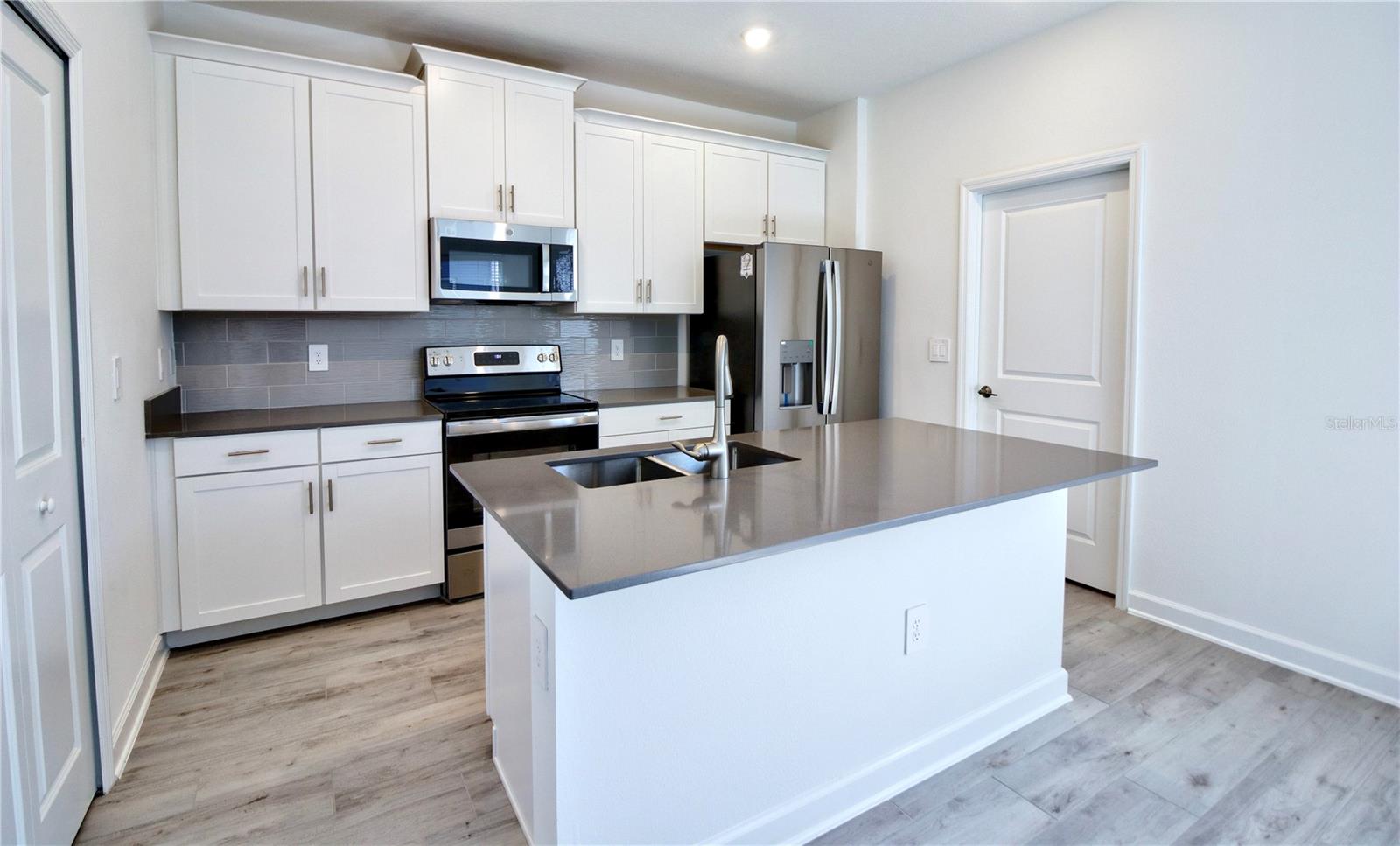 11425 LISTENING DR, ORLANDO, FL, 32832