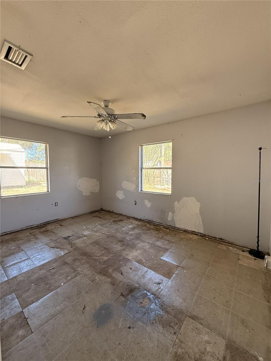 136 MYRTLE AVE, LAKE WALES, FL, 33898