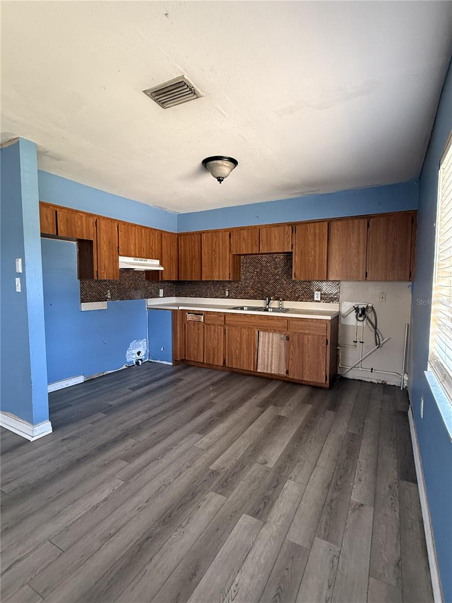 136 MYRTLE AVE, LAKE WALES, FL, 33898