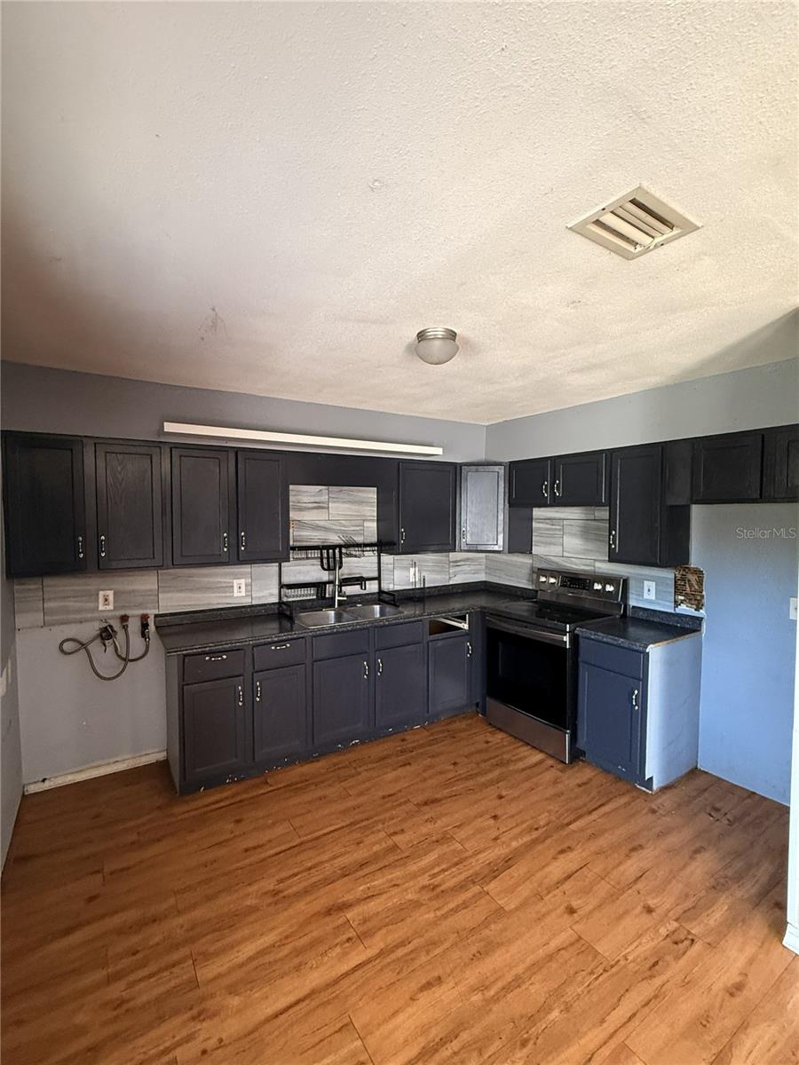 136 MYRTLE AVE, LAKE WALES, FL, 33898