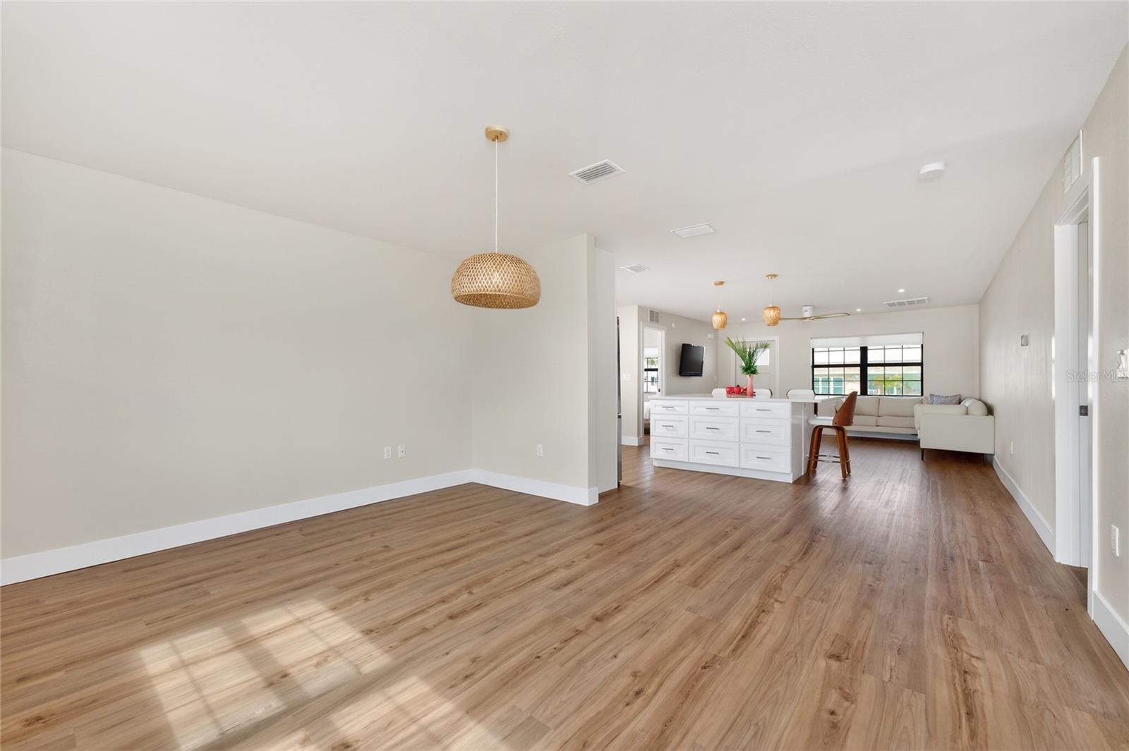 9 OAKLAND HILLS CT, ROTONDA WEST, FL, 33947