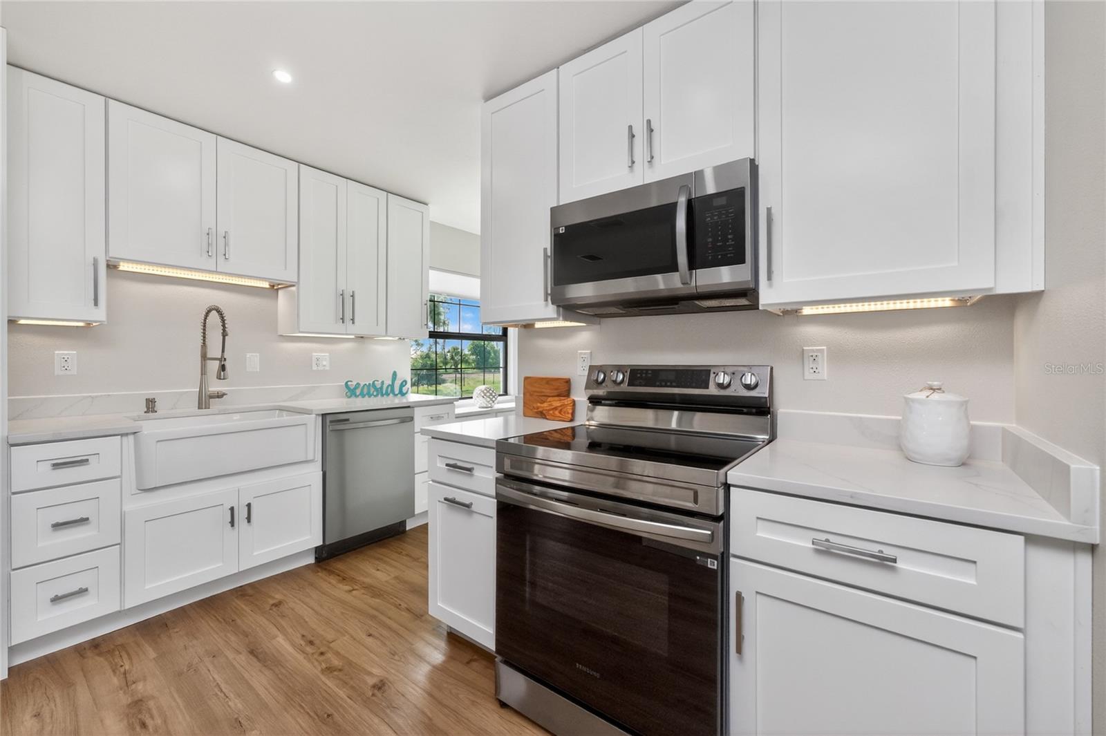 9 OAKLAND HILLS CT, ROTONDA WEST, FL, 33947