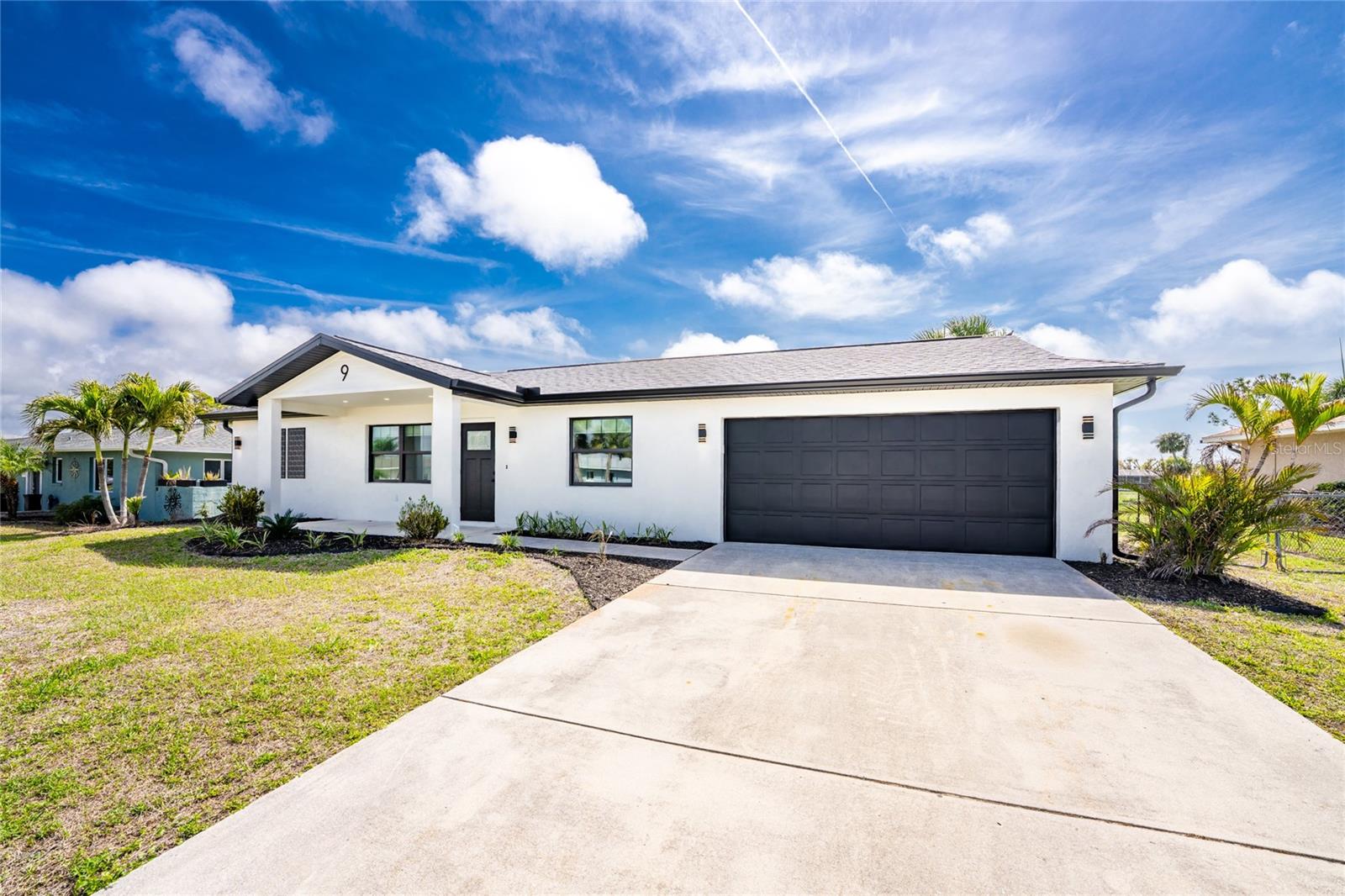9 OAKLAND HILLS CT, ROTONDA WEST, FL, 33947