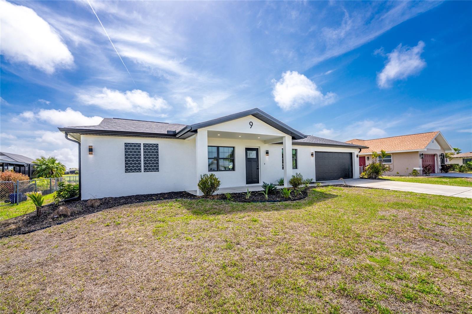 9 OAKLAND HILLS CT, ROTONDA WEST, FL, 33947