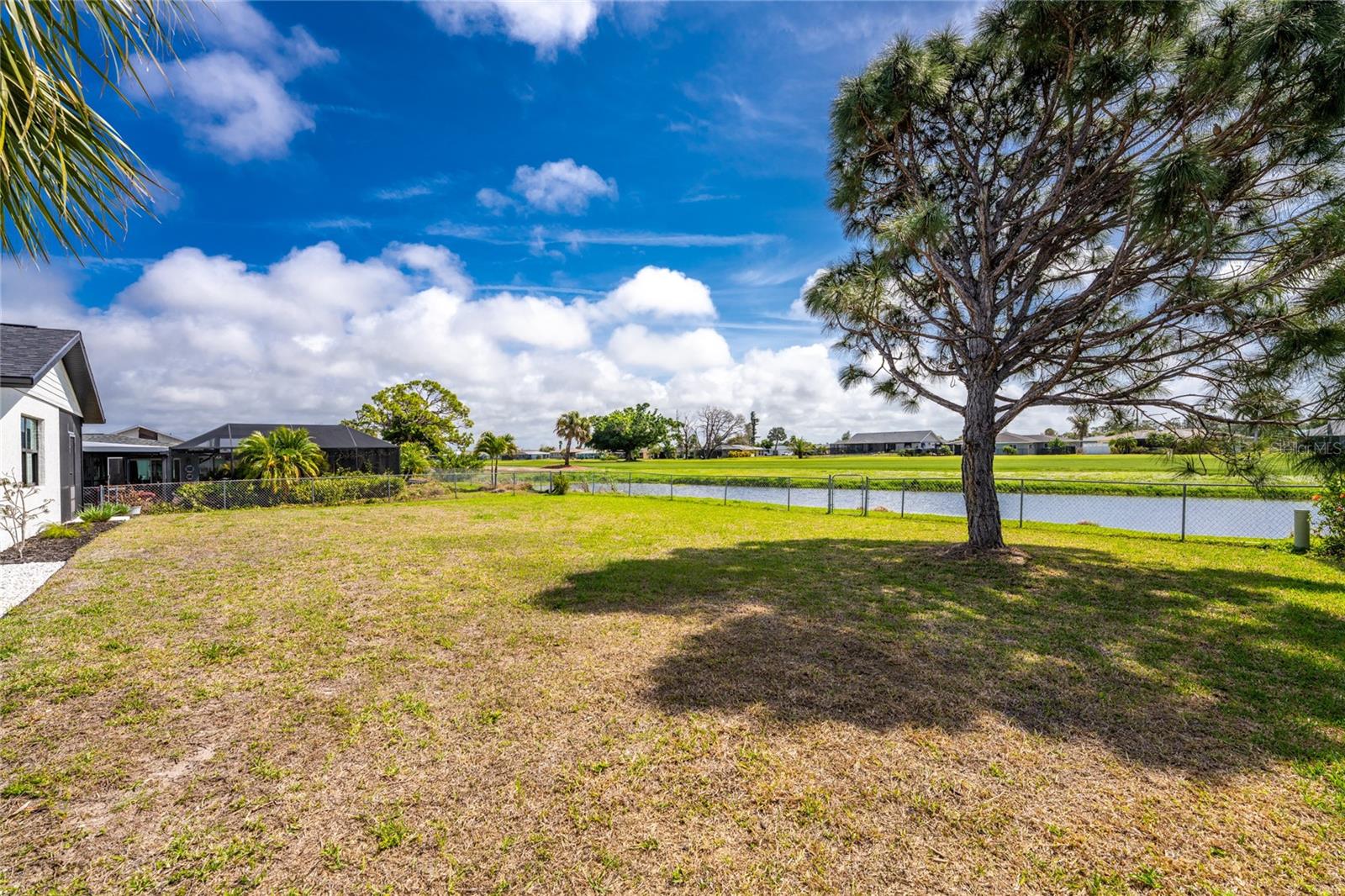9 OAKLAND HILLS CT, ROTONDA WEST, FL, 33947
