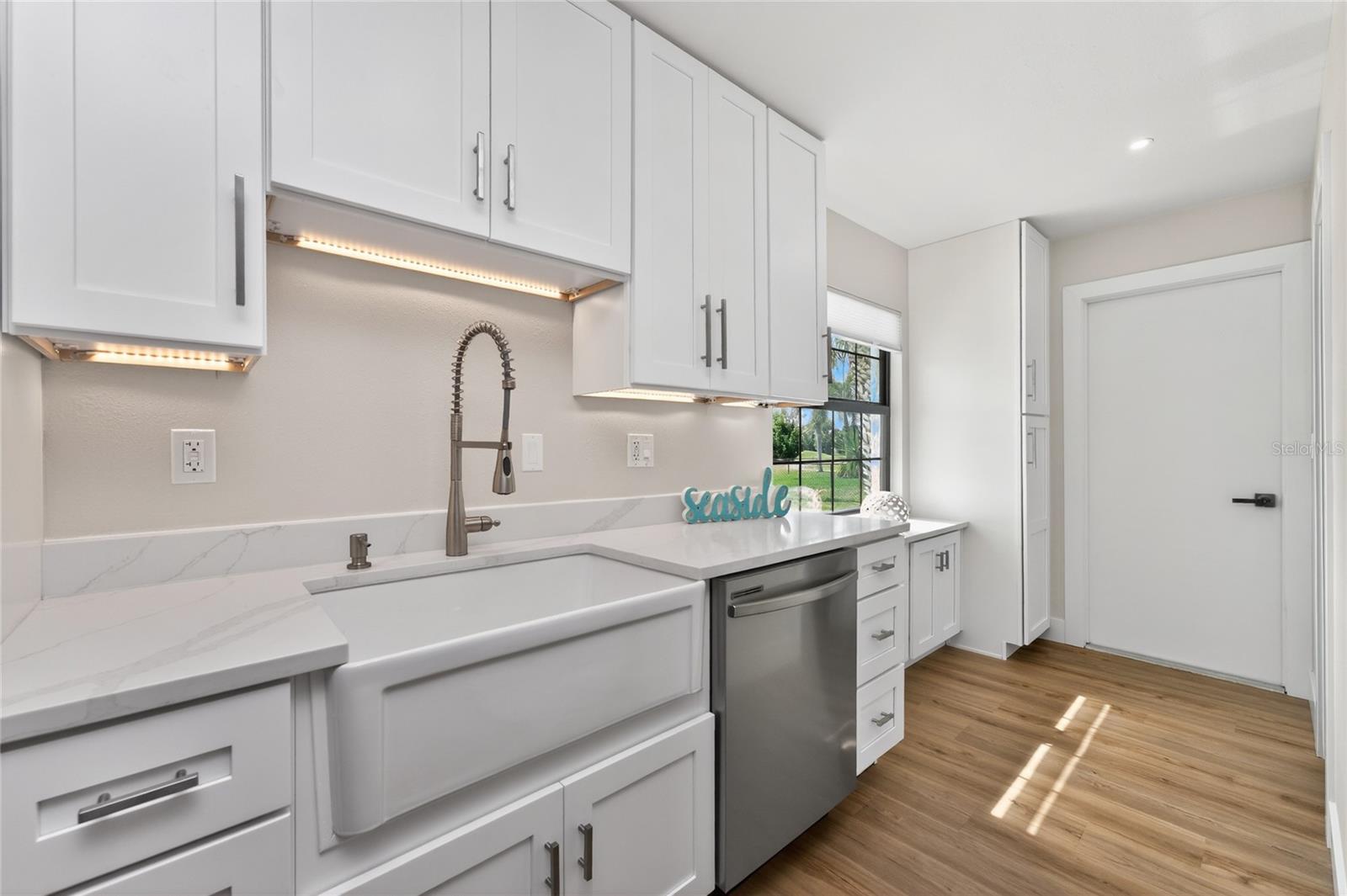 9 OAKLAND HILLS CT, ROTONDA WEST, FL, 33947