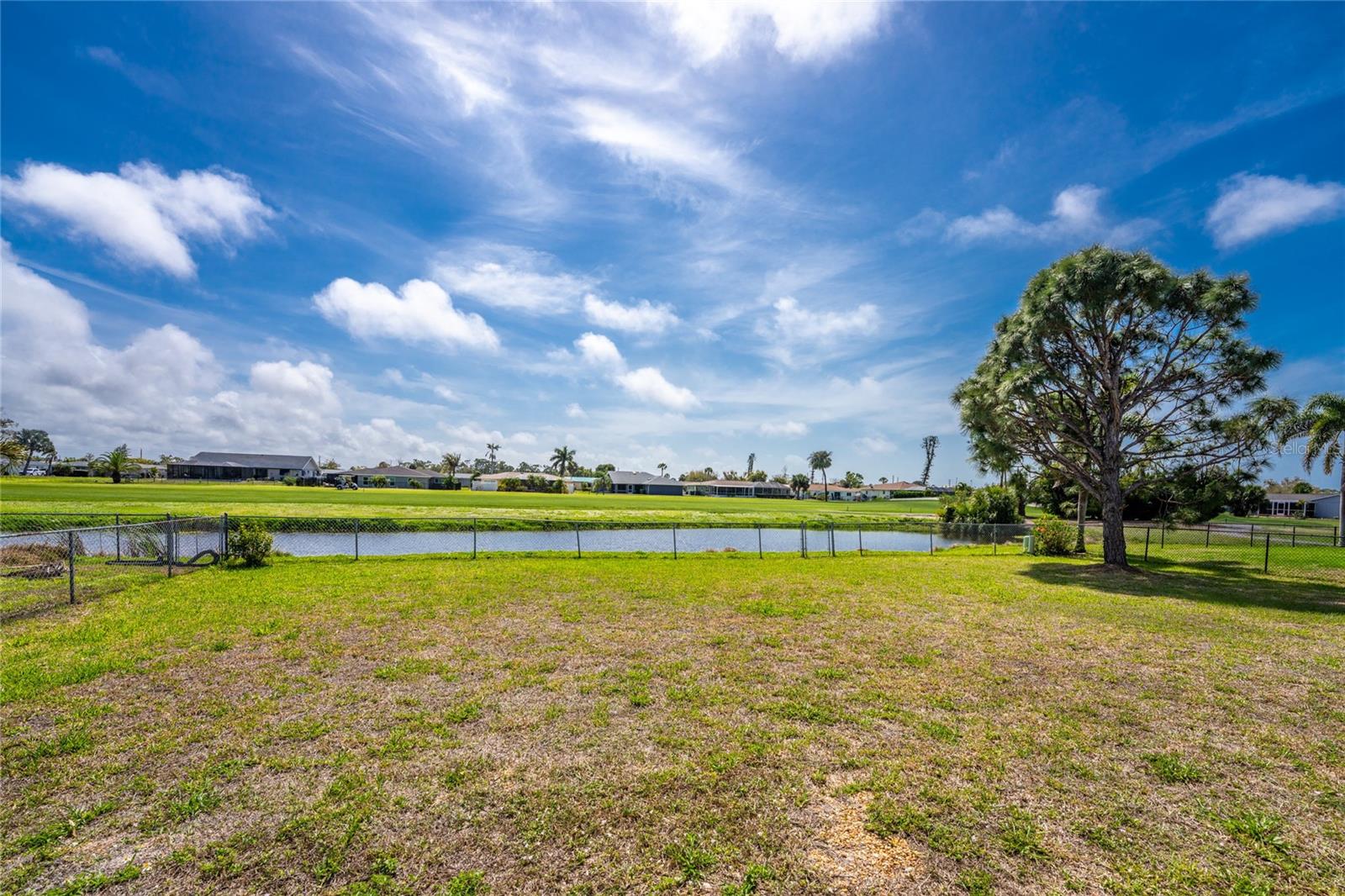 9 OAKLAND HILLS CT, ROTONDA WEST, FL, 33947