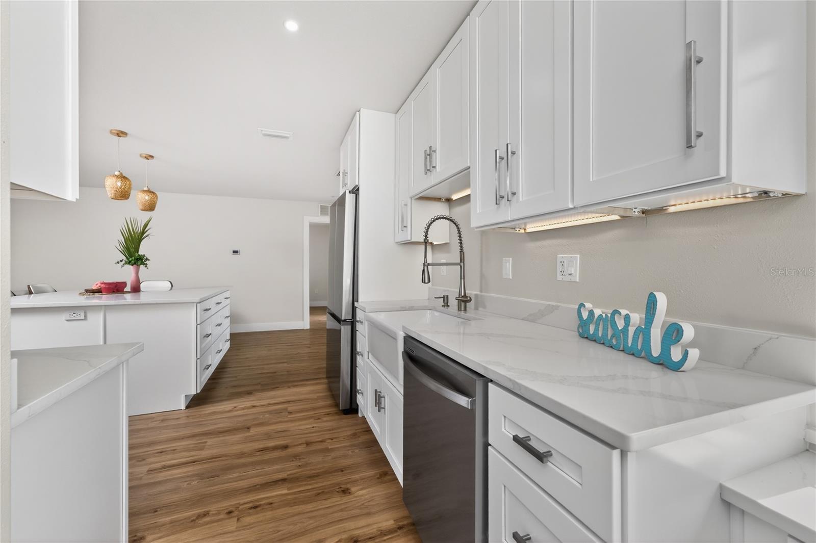9 OAKLAND HILLS CT, ROTONDA WEST, FL, 33947