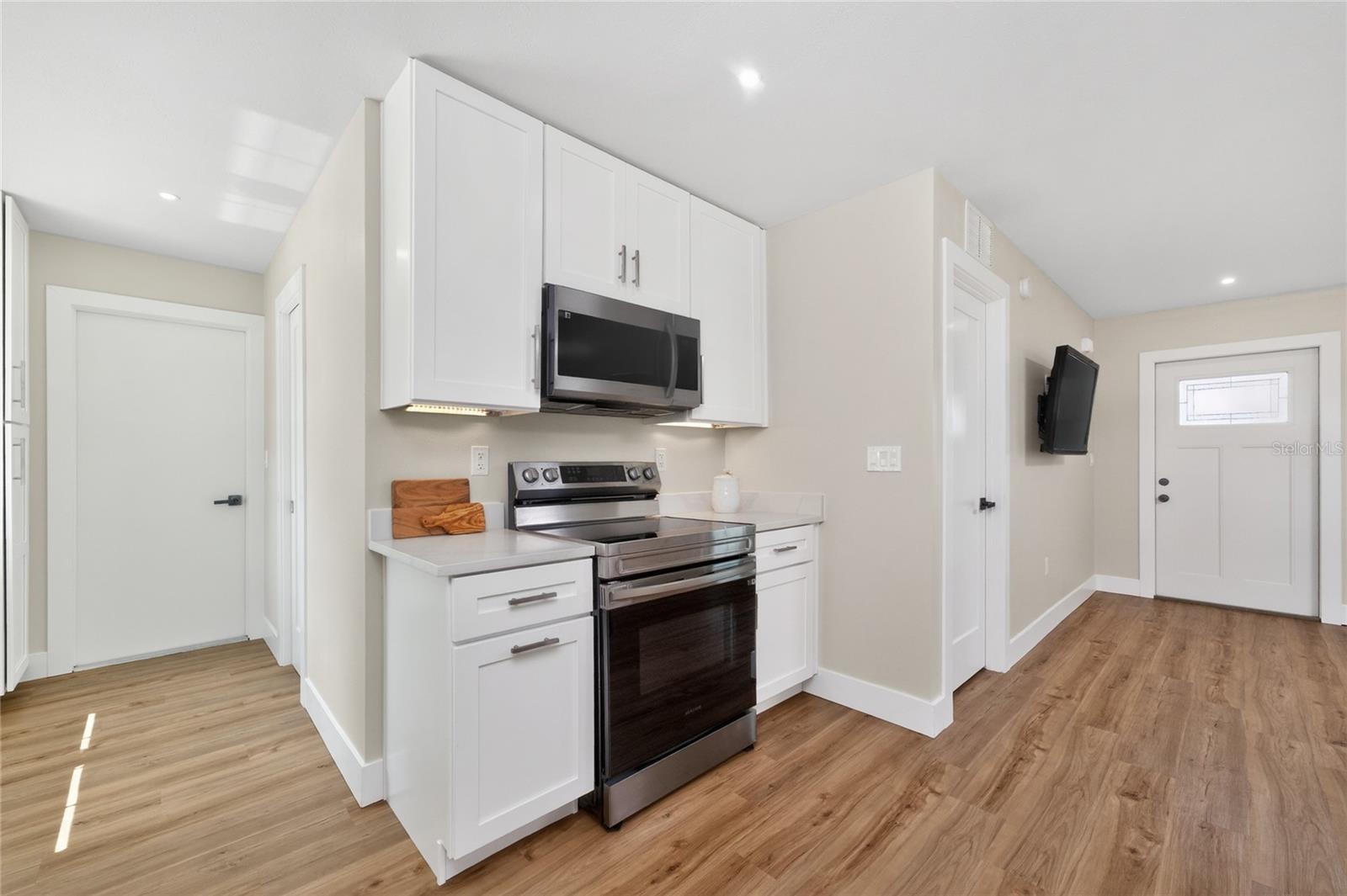 9 OAKLAND HILLS CT, ROTONDA WEST, FL, 33947