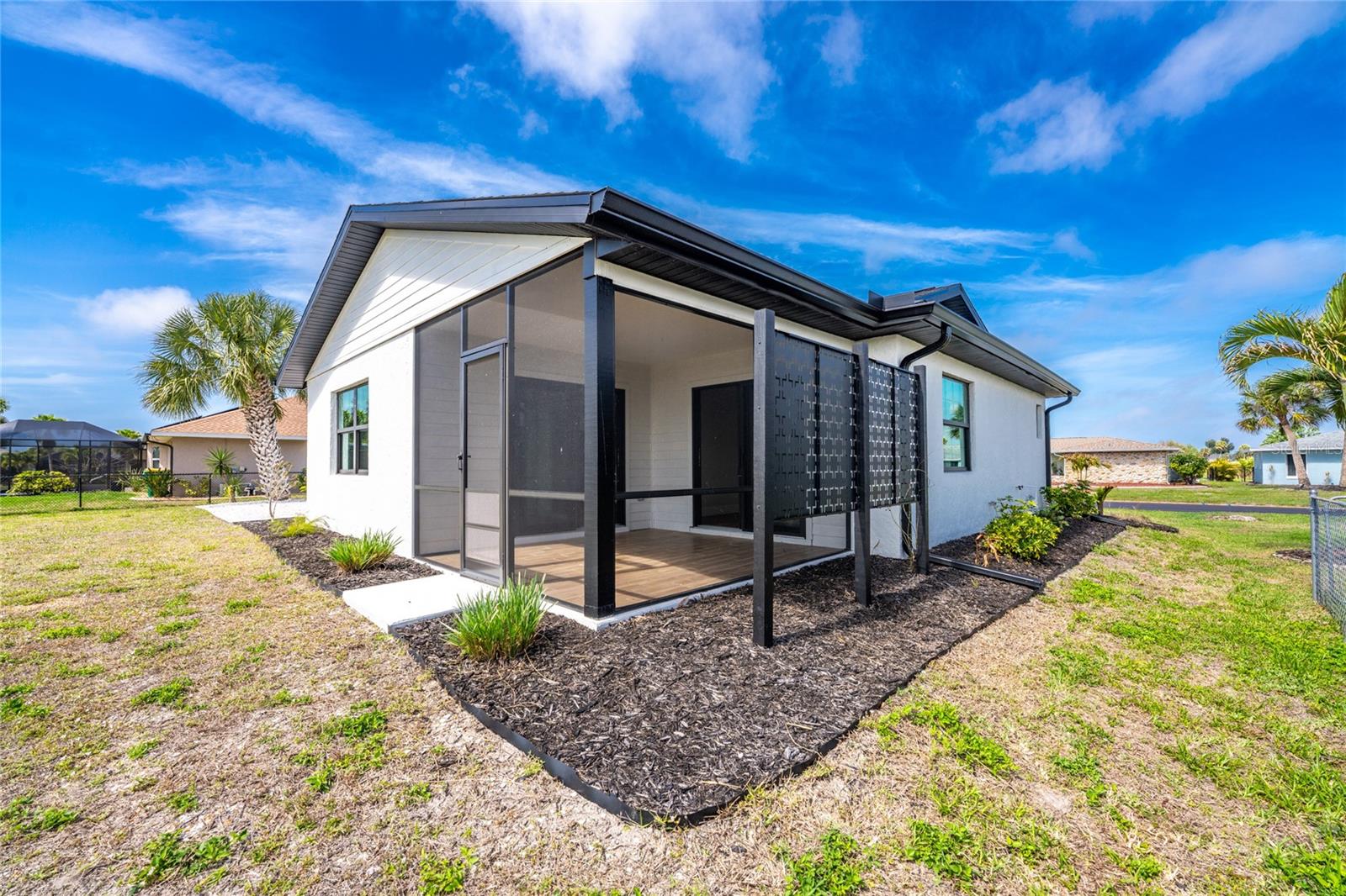 9 OAKLAND HILLS CT, ROTONDA WEST, FL, 33947