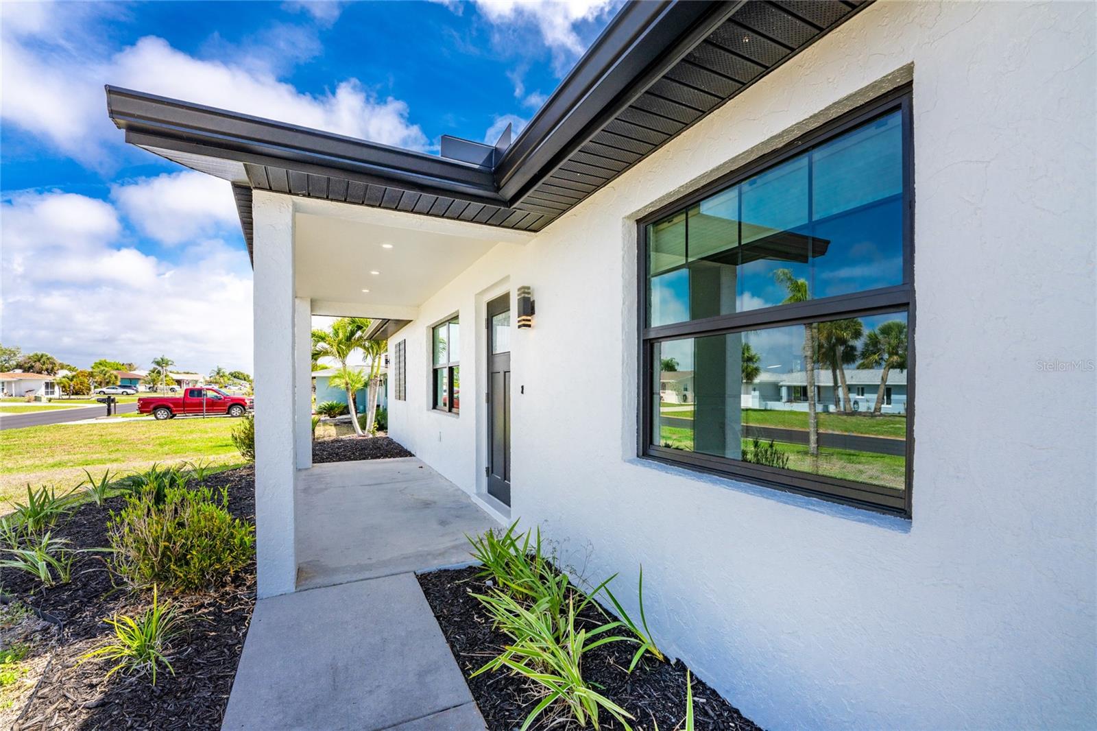 9 OAKLAND HILLS CT, ROTONDA WEST, FL, 33947