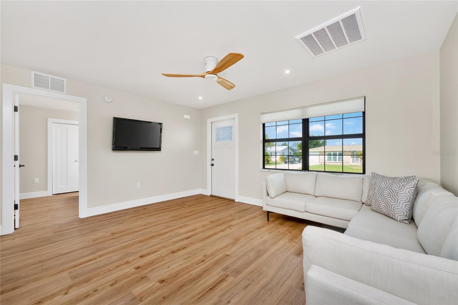 9 OAKLAND HILLS CT, ROTONDA WEST, FL, 33947