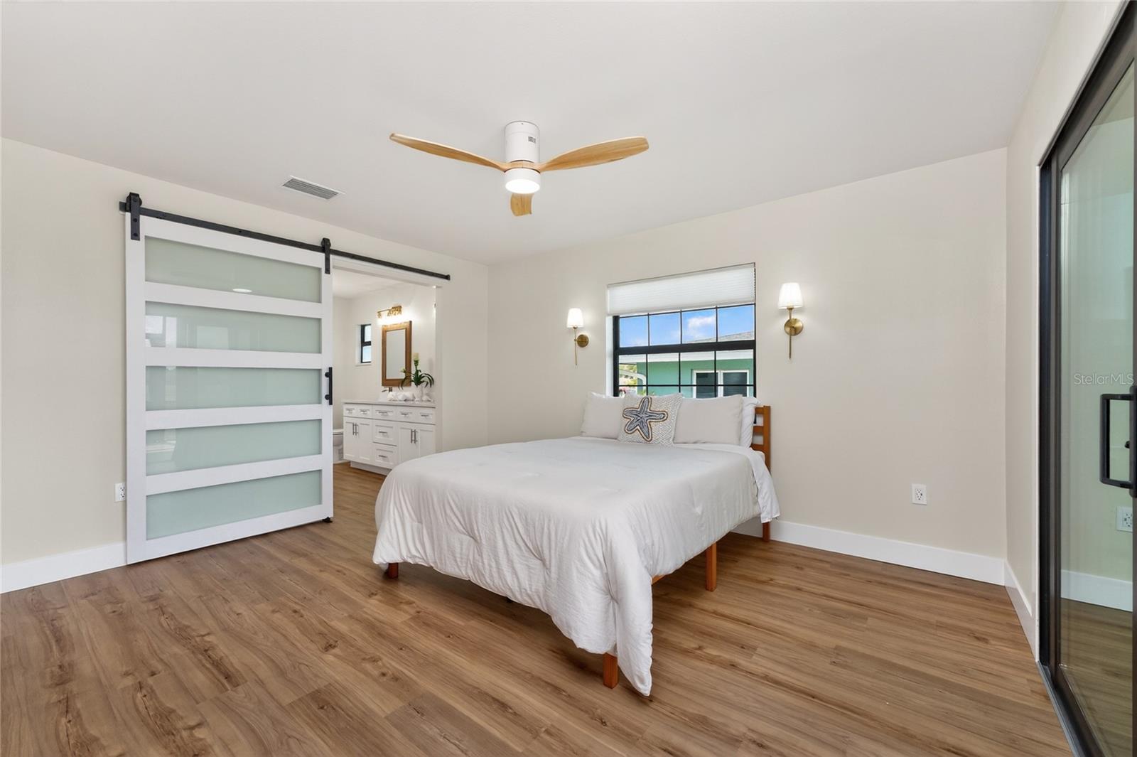9 OAKLAND HILLS CT, ROTONDA WEST, FL, 33947