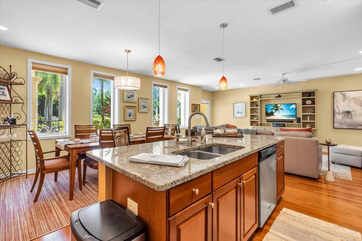 1685 LAUREL ST #4, SARASOTA, FL, 34236