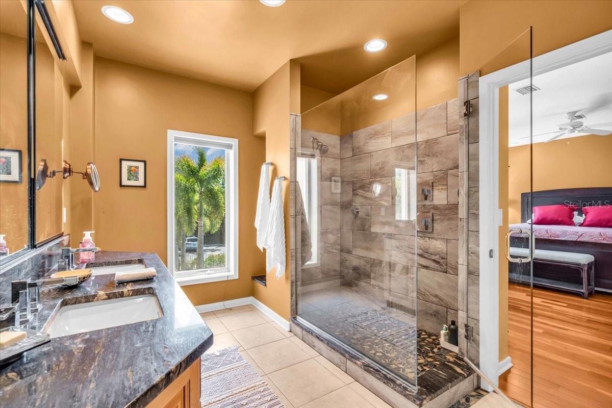 1685 LAUREL ST #4, SARASOTA, FL, 34236