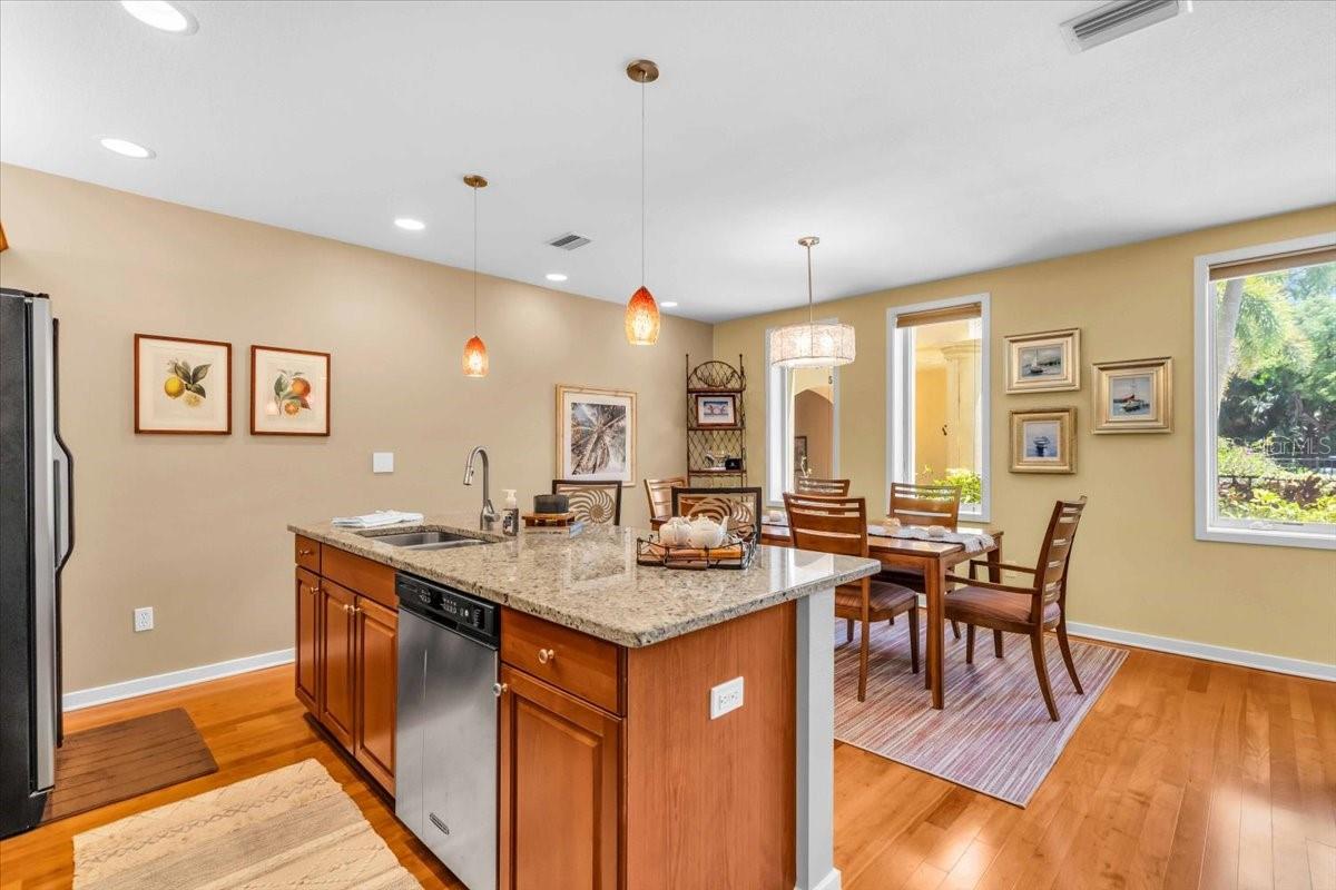 1685 LAUREL ST #4, SARASOTA, FL, 34236
