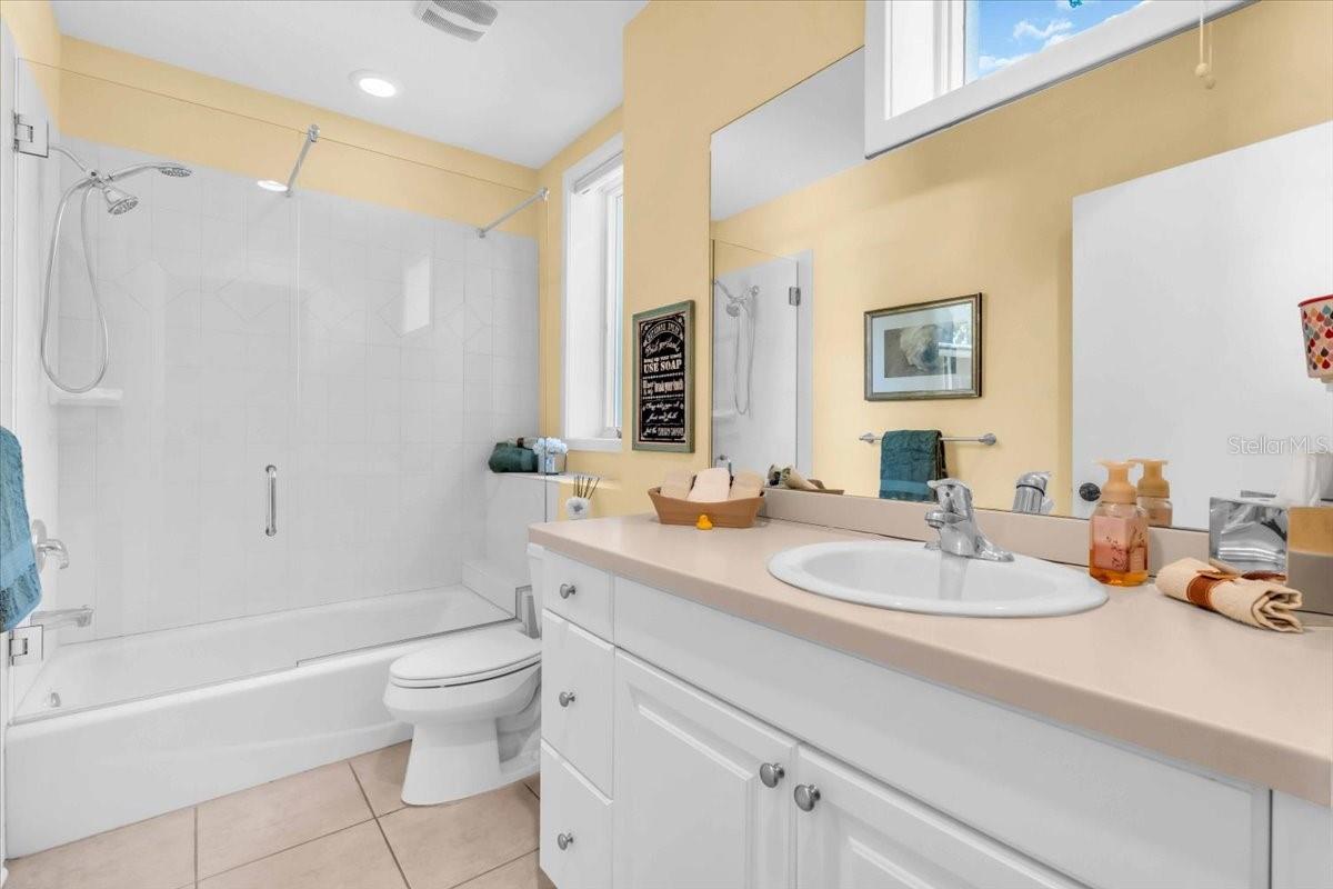 1685 LAUREL ST #4, SARASOTA, FL, 34236