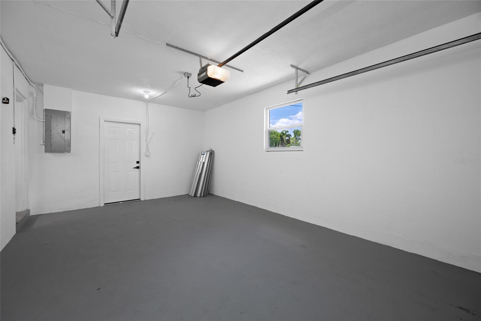 1100 81ST AVE N, ST PETERSBURG, FL, 33702