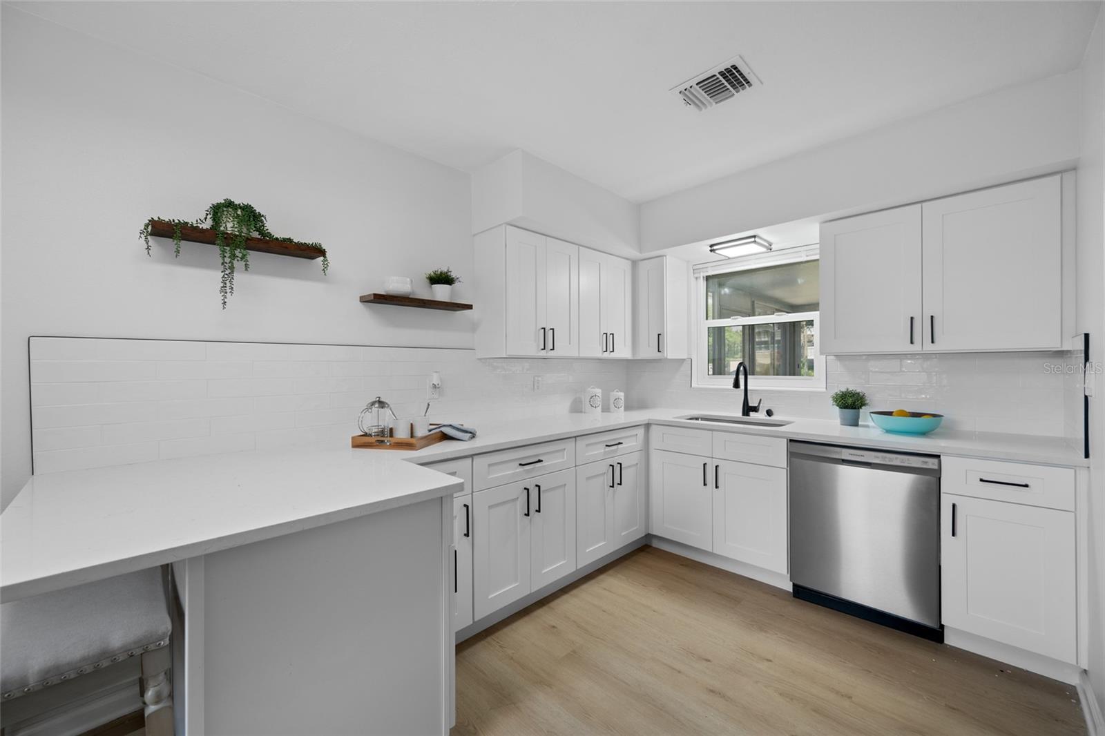 1100 81ST AVE N, ST PETERSBURG, FL, 33702