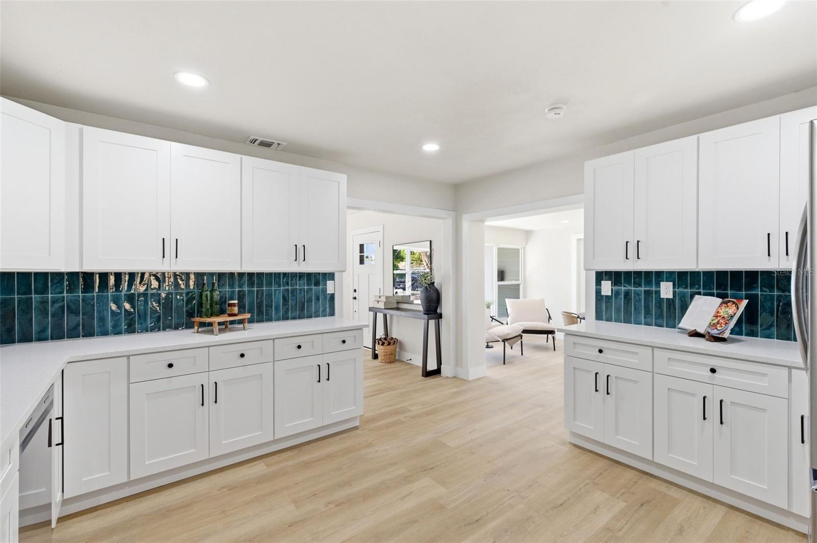 3593 BENSON AVE N, ST PETERSBURG, FL, 33713