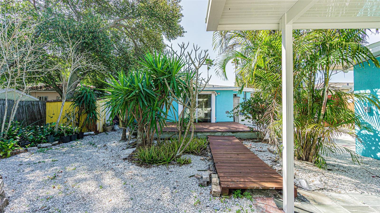 1024 APACHE TRL, CLEARWATER, FL, 33755