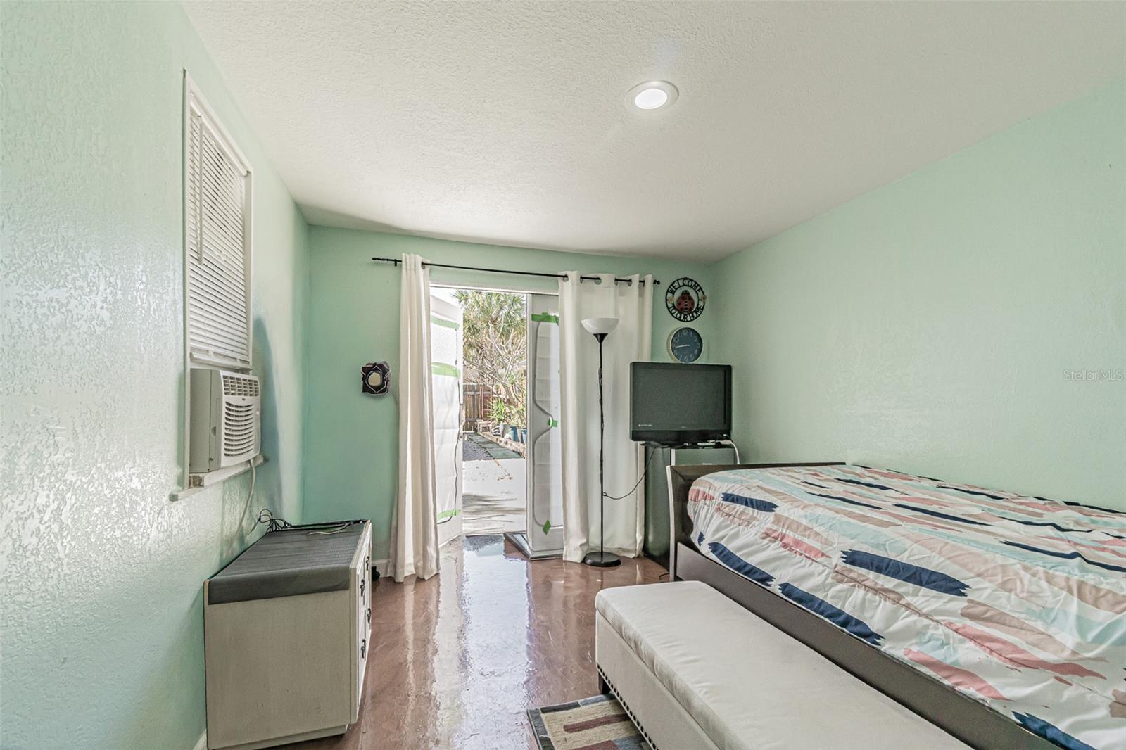 1024 APACHE TRL, CLEARWATER, FL, 33755