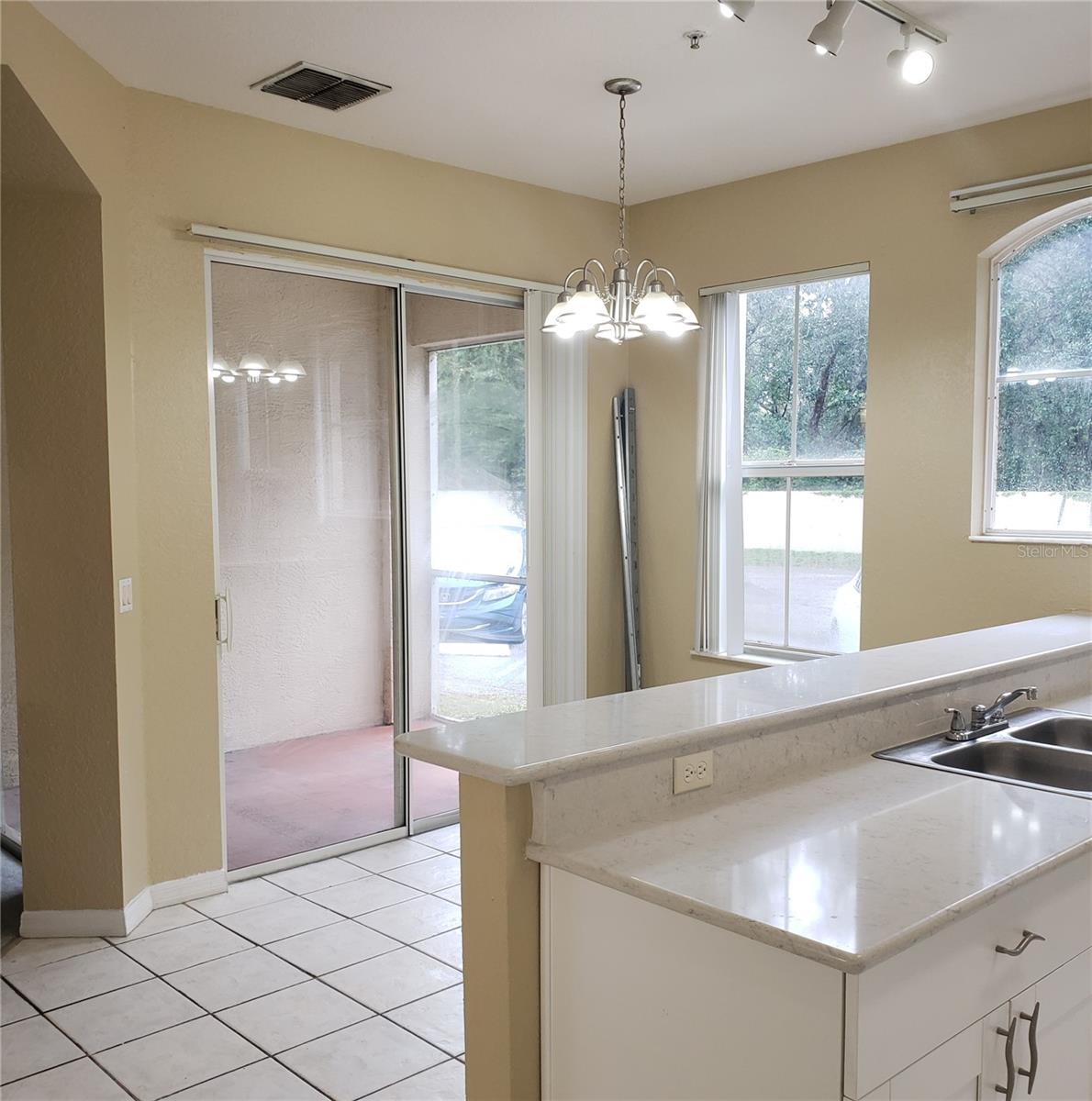 5016 SUNRIDGE PALMS DR, TAMPA, FL, 33617