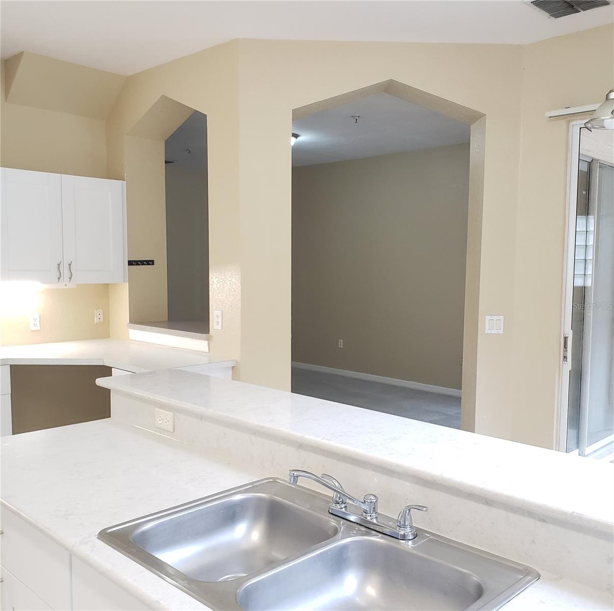 5016 SUNRIDGE PALMS DR, TAMPA, FL, 33617
