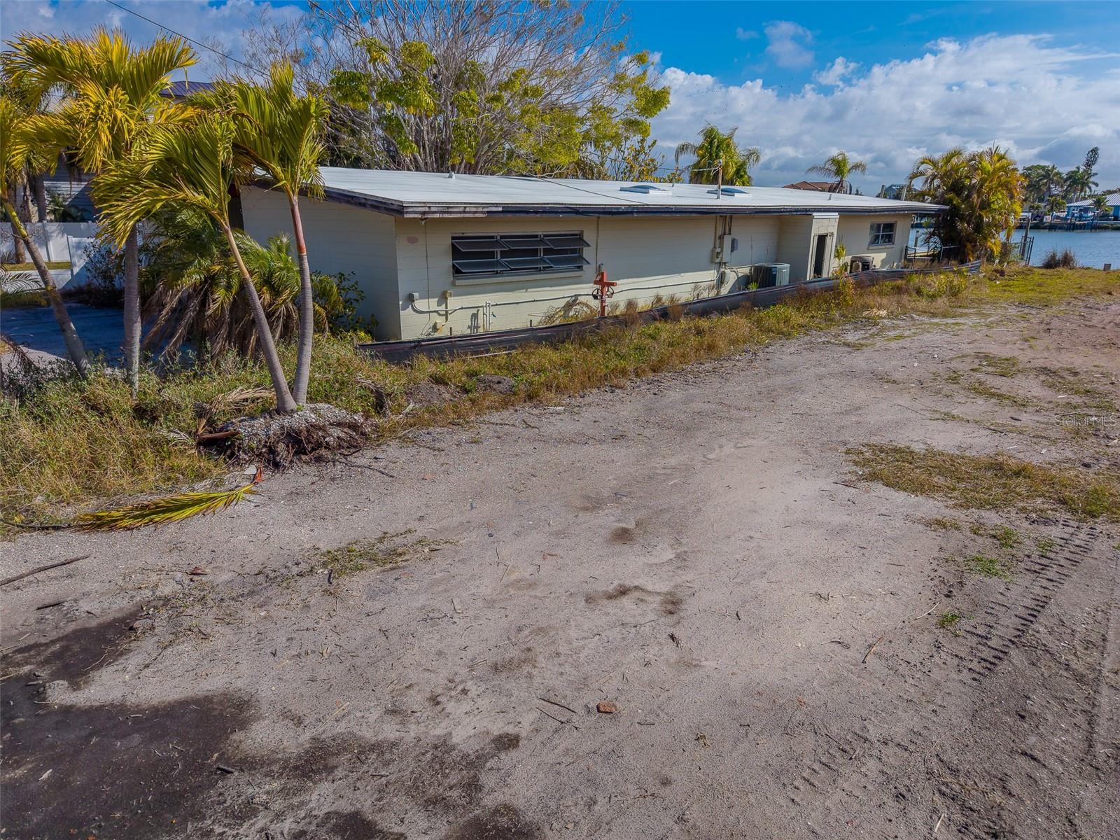 1217 BAY SHORE BLVD, INDIAN ROCKS BEACH, FL, 33785