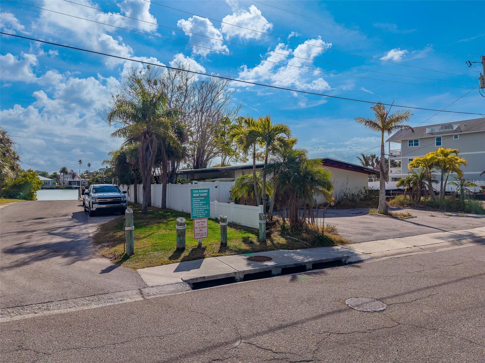 1217 BAY SHORE BLVD, INDIAN ROCKS BEACH, FL, 33785