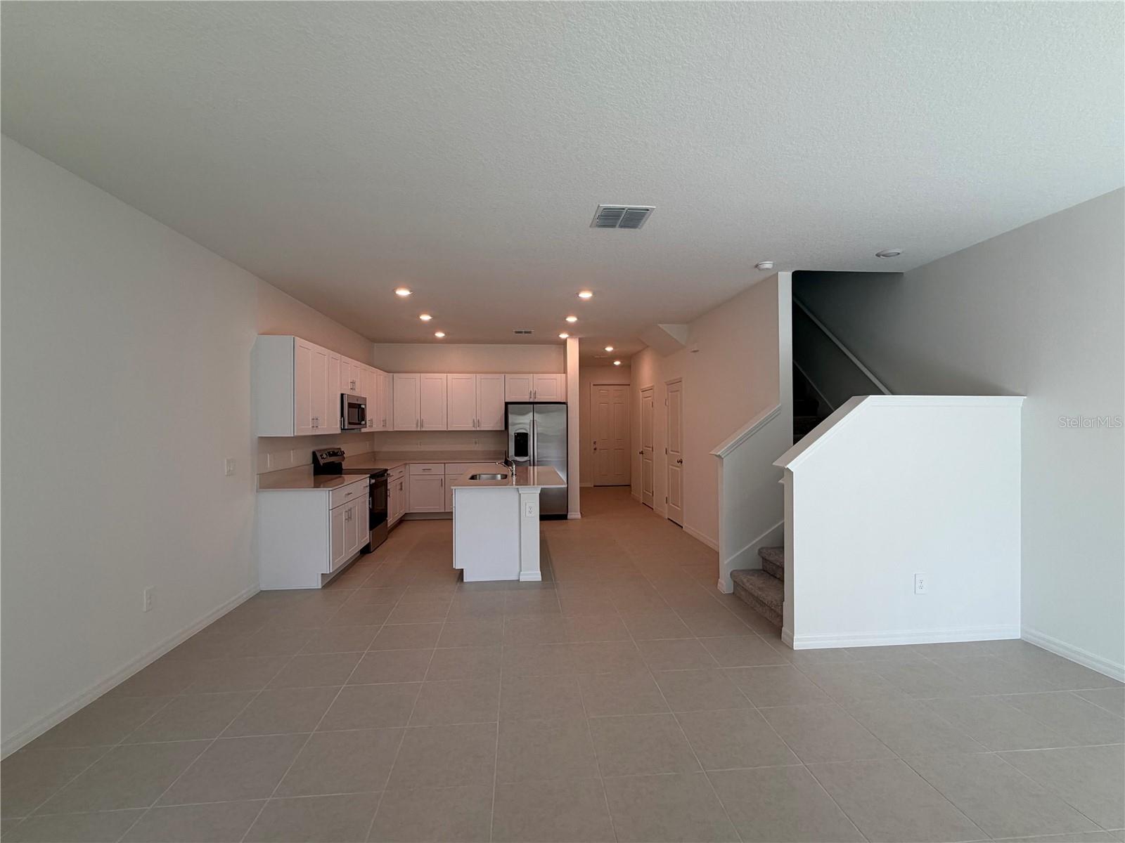 3332 LAPIS LAKE DR, ZEPHYRHILLS, FL, 33541
