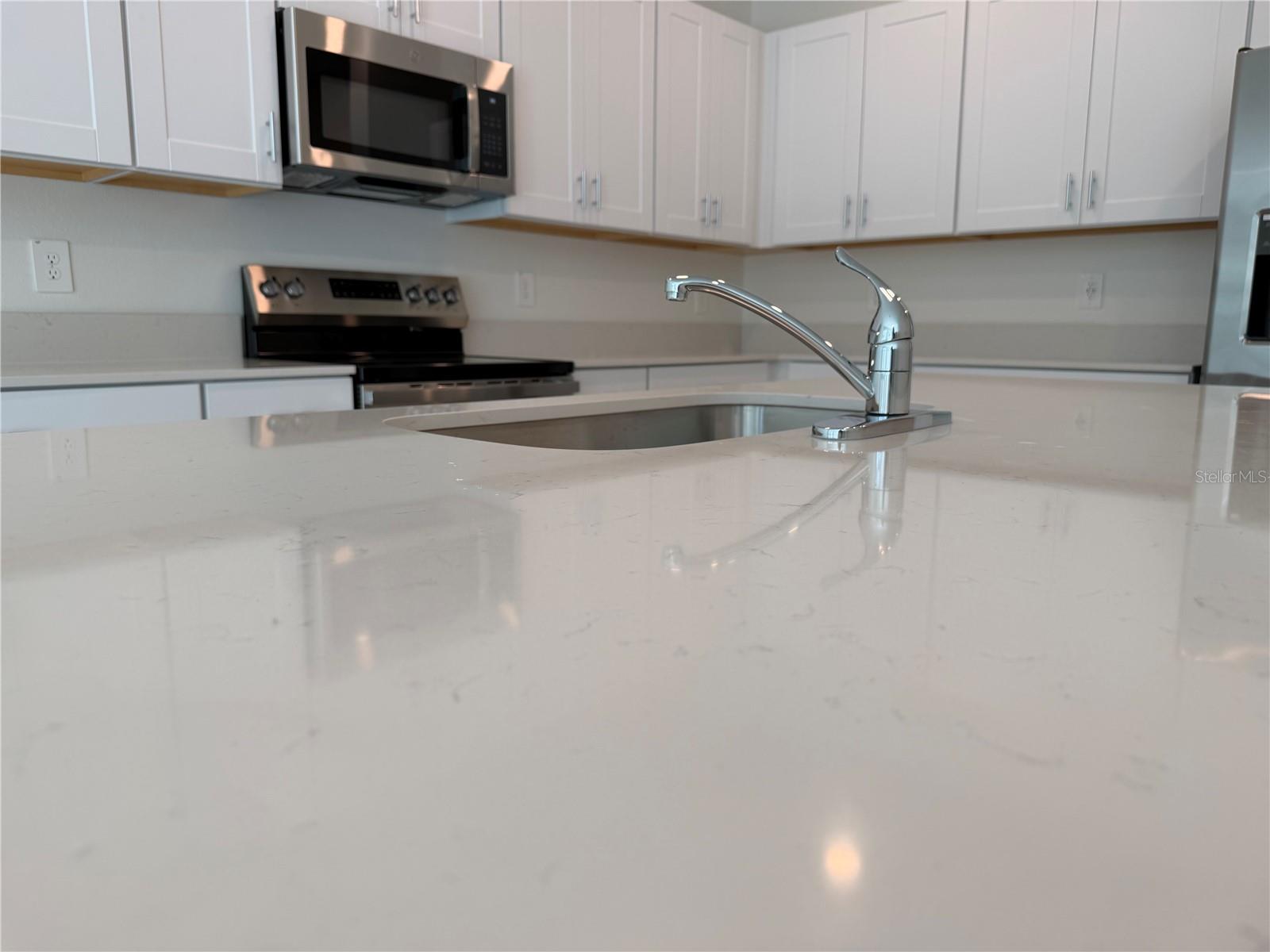 3332 LAPIS LAKE DR, ZEPHYRHILLS, FL, 33541