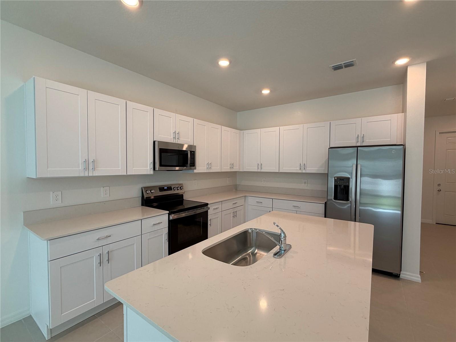 3332 LAPIS LAKE DR, ZEPHYRHILLS, FL, 33541