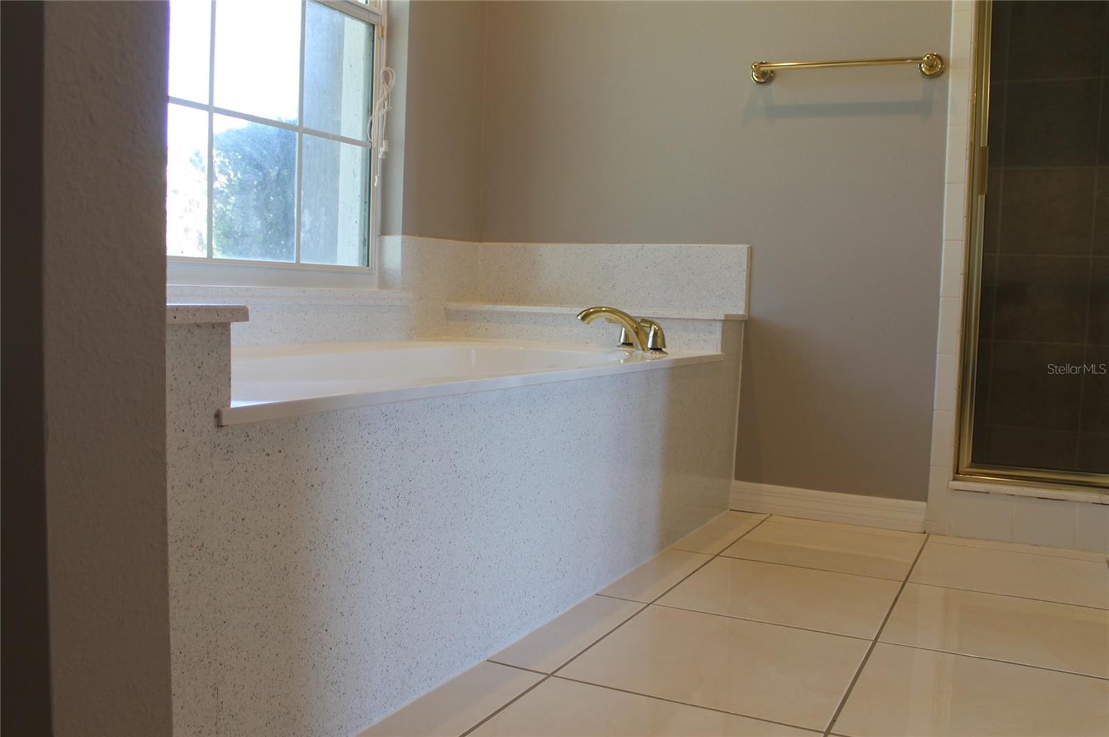 329 HAMILTON SHORES DR NE, WINTER HAVEN, FL, 33881