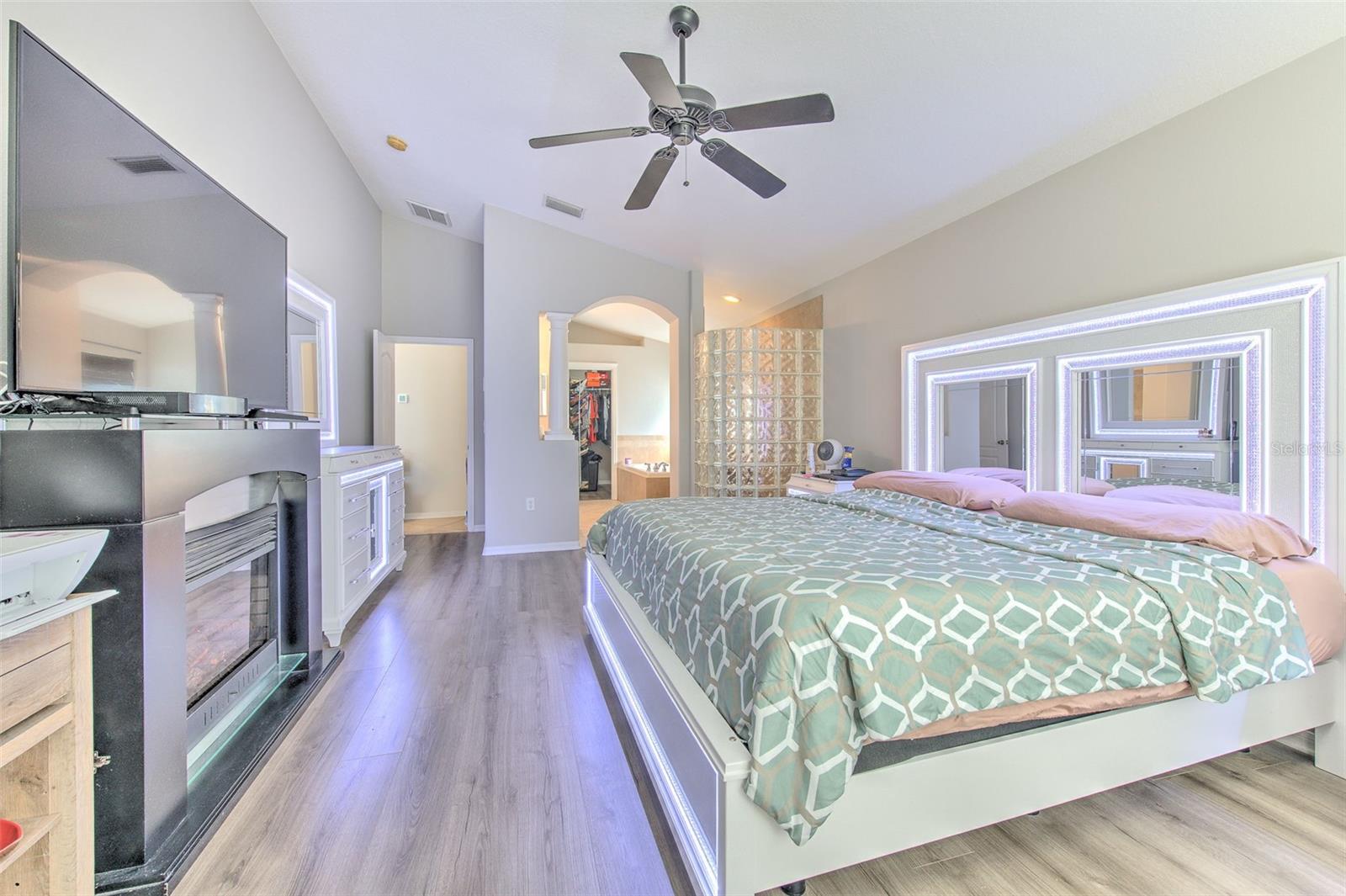 4639 POINTE O WOODS DR, WESLEY CHAPEL, FL, 33543