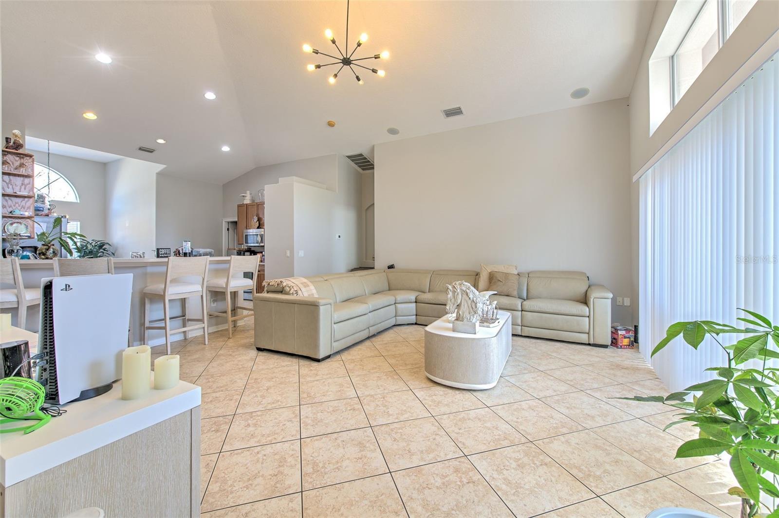 4639 POINTE O WOODS DR, WESLEY CHAPEL, FL, 33543