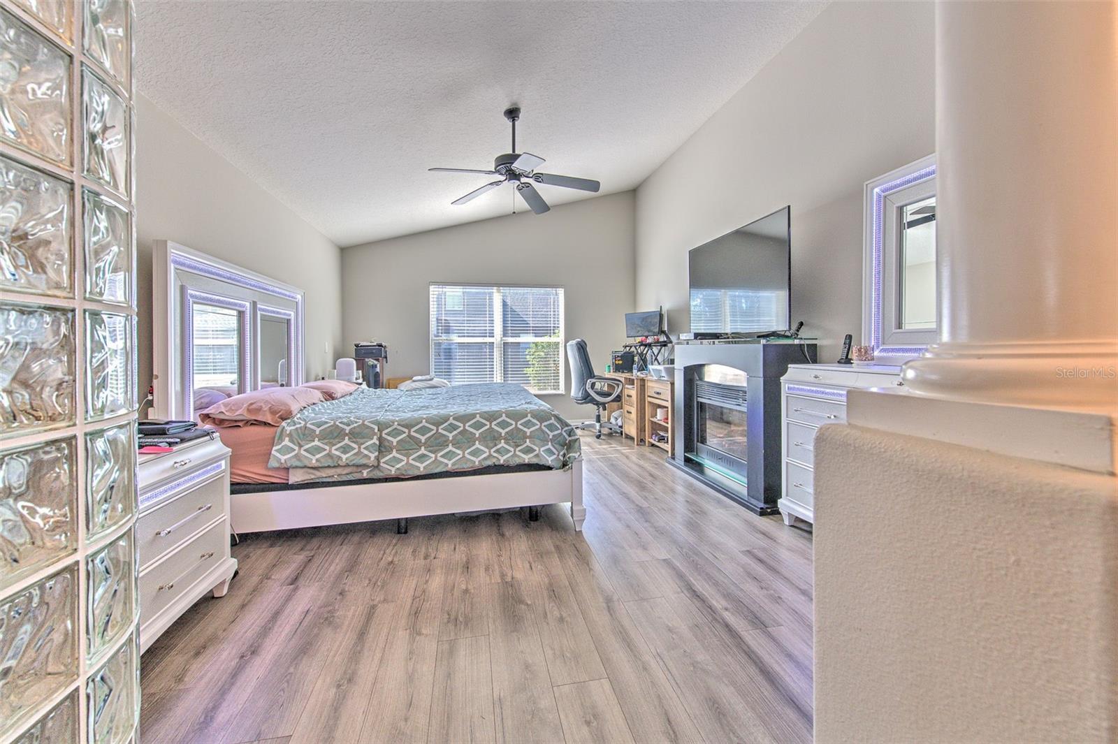 4639 POINTE O WOODS DR, WESLEY CHAPEL, FL, 33543