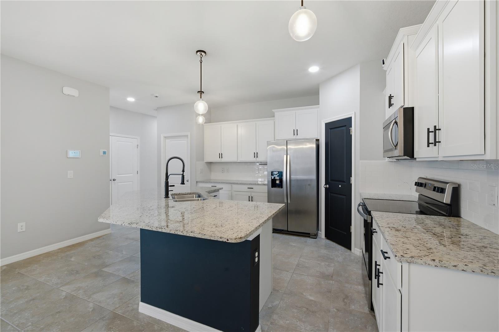 7796 STONEBROOK CIR, WESLEY CHAPEL, FL, 33545