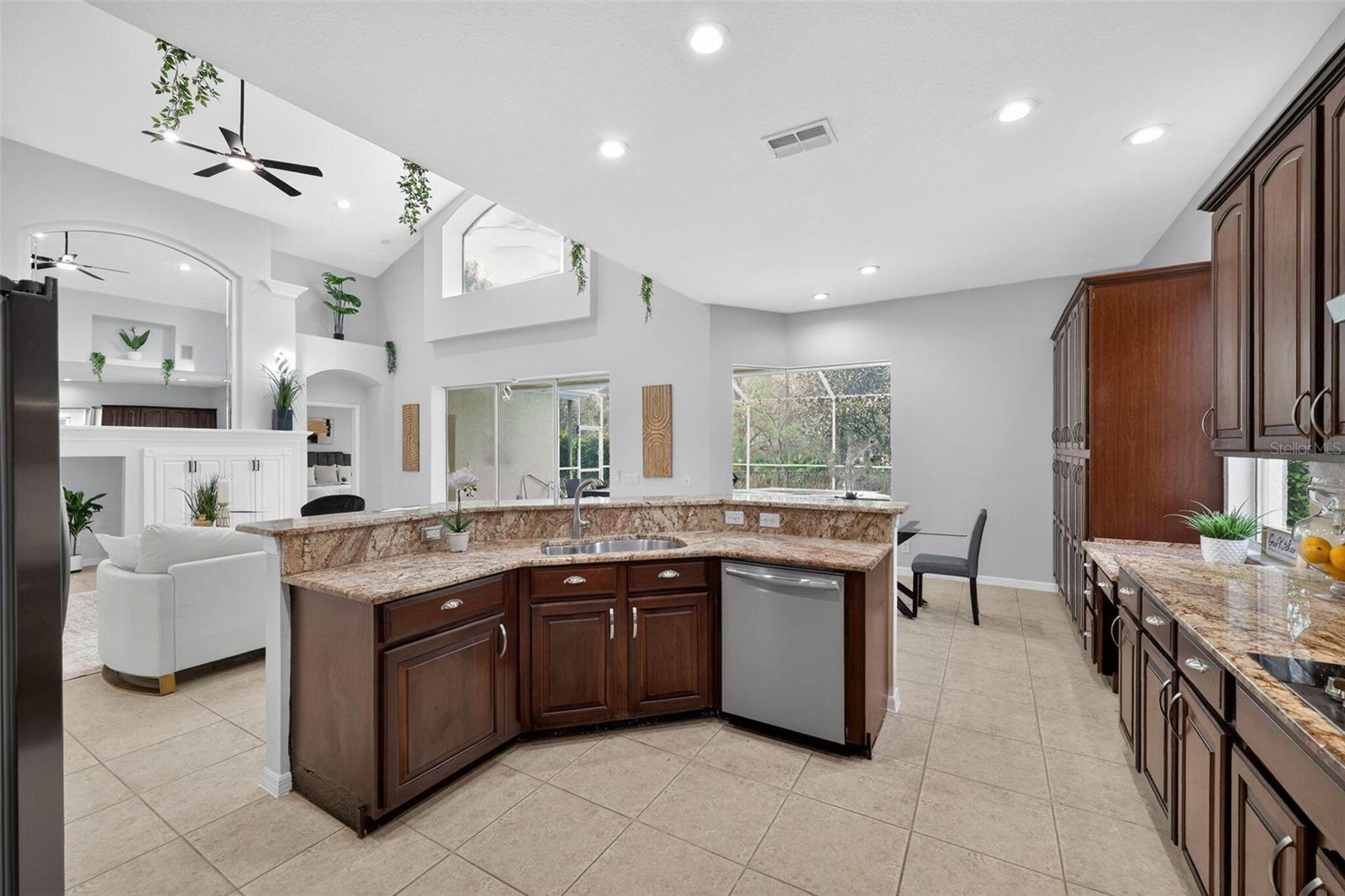 10207 DEERCLIFF DR, TAMPA, FL, 33647