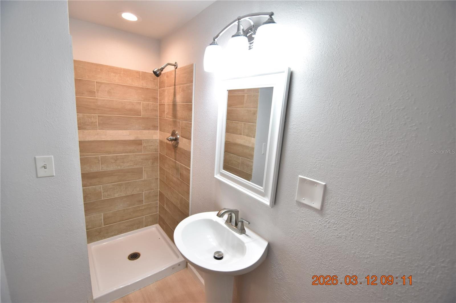 1106 E SENECA AVE, TAMPA, FL, 33612
