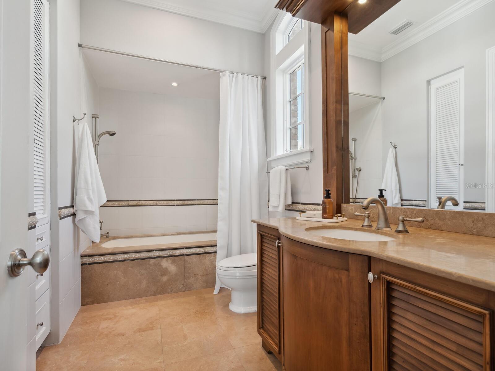 A4686188 Property Photo