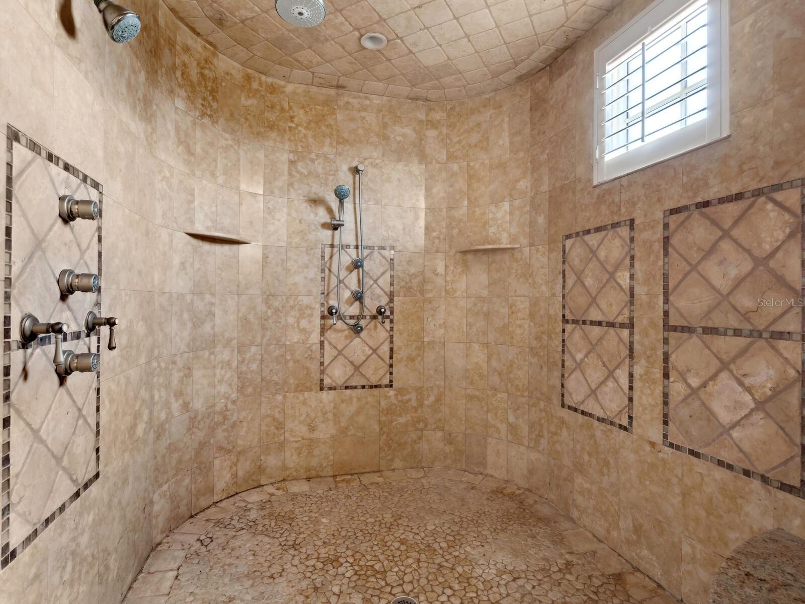 A4686188 Property Photo